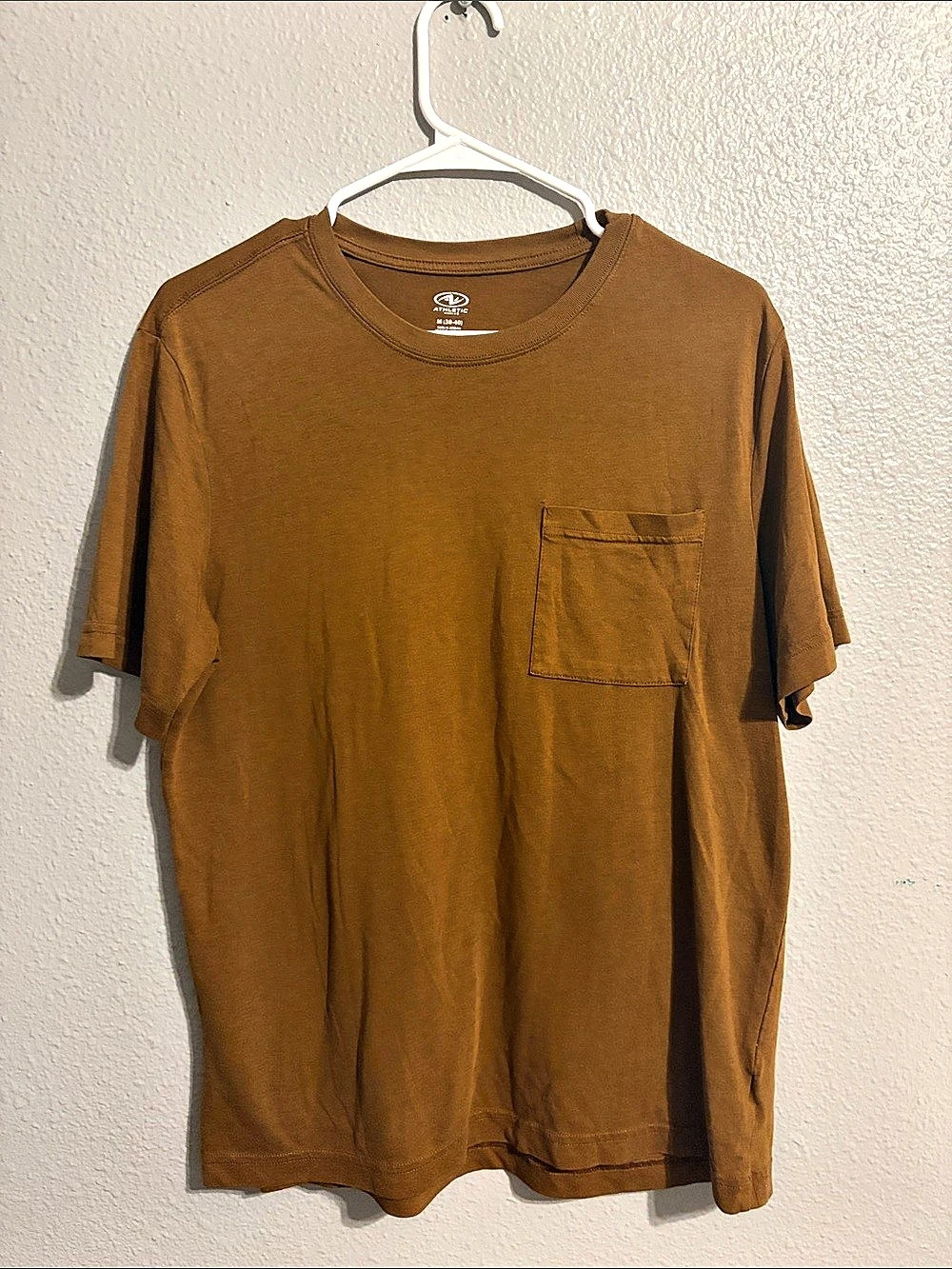 Athletic Works Short Sleeve Pocket Tee in Brown Size Medium
